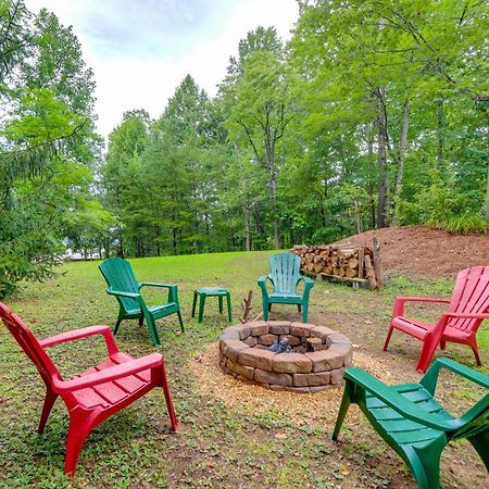 Blue Ridge Getaway With Hot Tub And Seasonal View! Villa Eksteriør billede