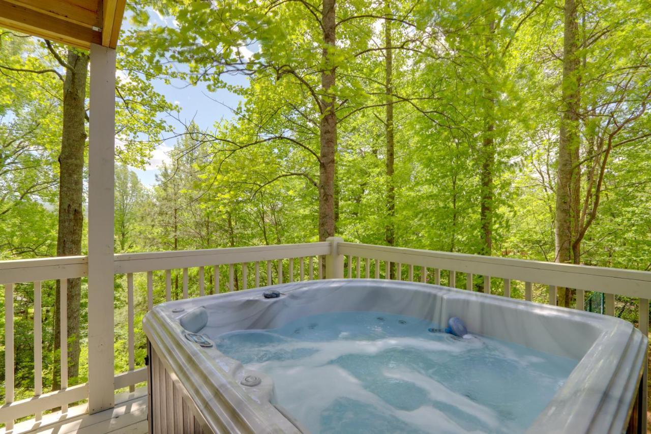 Blue Ridge Getaway With Hot Tub And Seasonal View! Villa Eksteriør billede