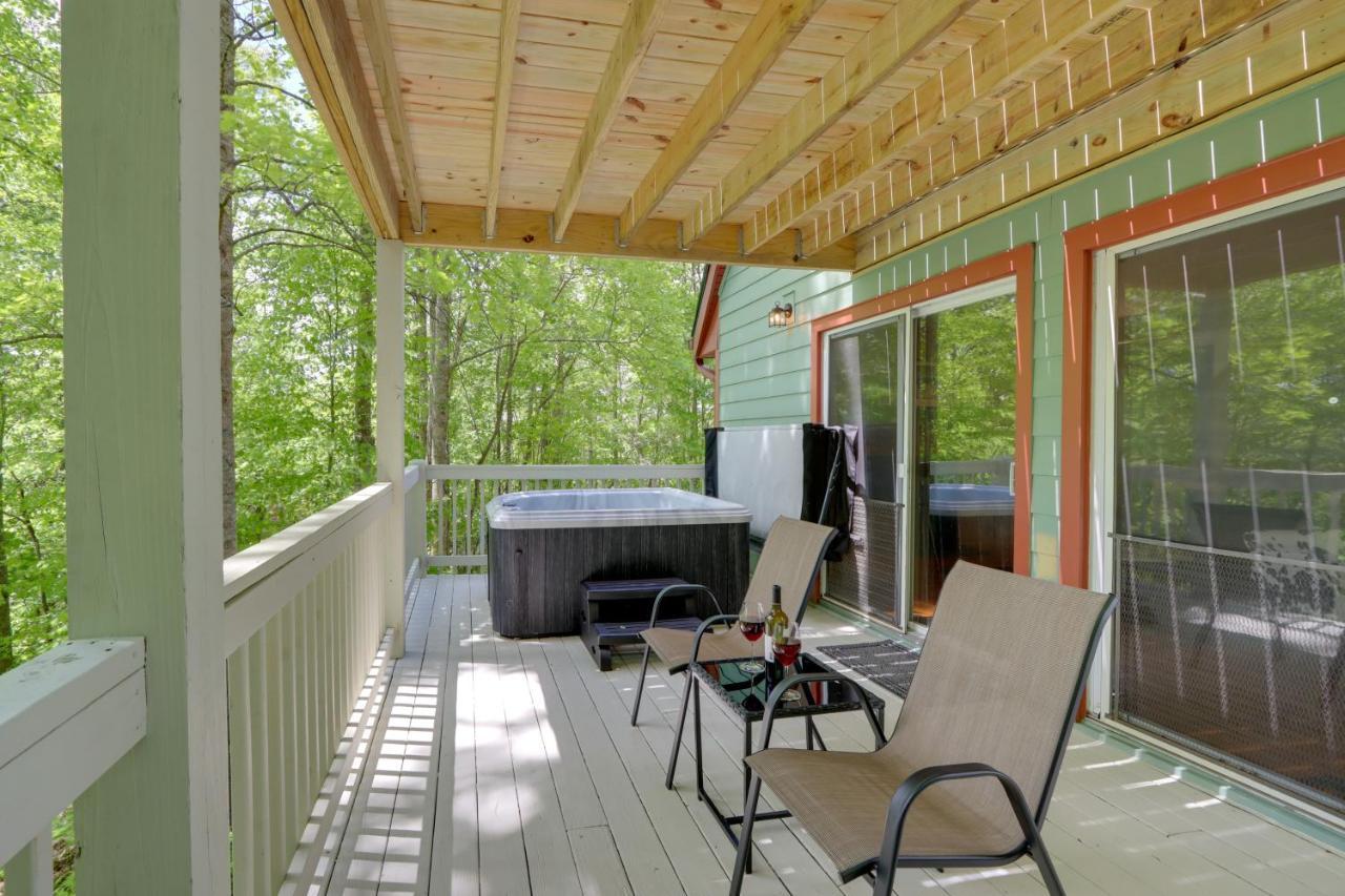 Blue Ridge Getaway With Hot Tub And Seasonal View! Villa Eksteriør billede