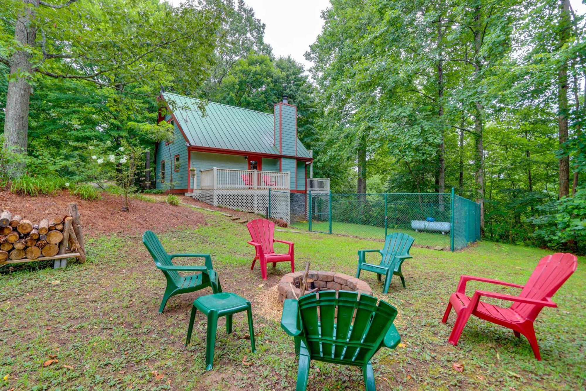 Blue Ridge Getaway With Hot Tub And Seasonal View! Villa Eksteriør billede